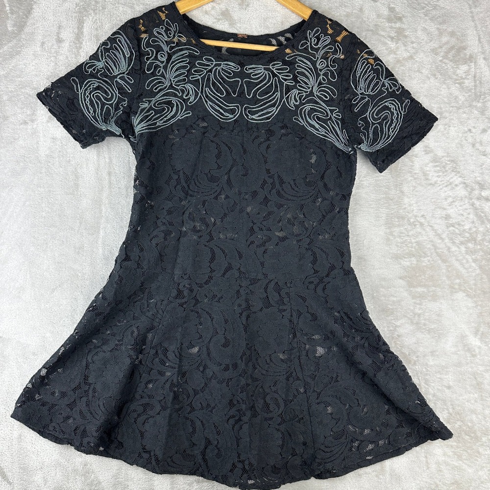 Free People Black Lace Embroidered Short Sleeve Flared Dress Sz Small / XS